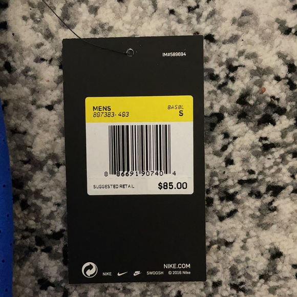 Nike Dry-Fit Shirt - Picture 6 of 6